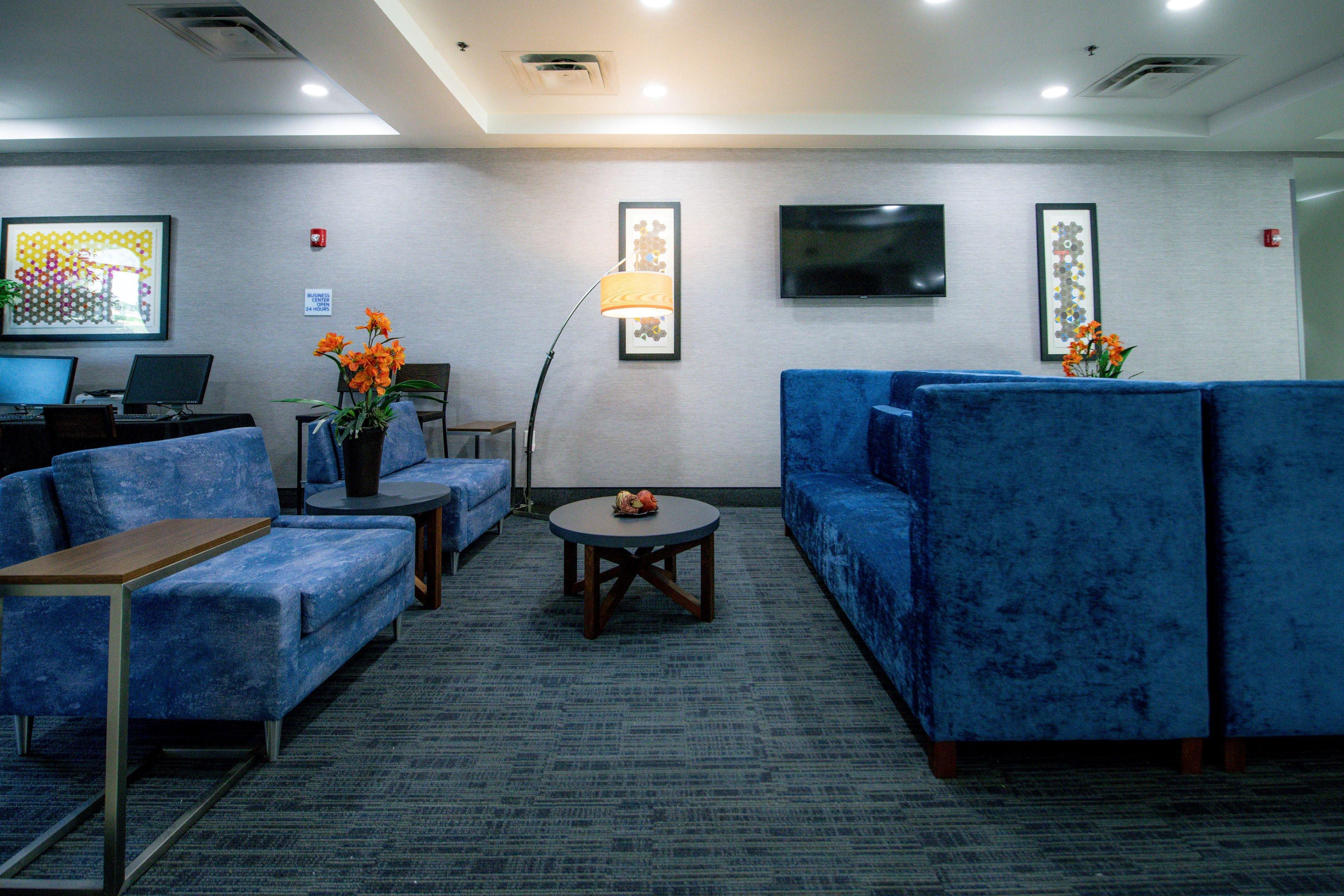 Holiday Inn Express Hotel & Suites Kansas City - Grandview By Ihg Exteriör bild